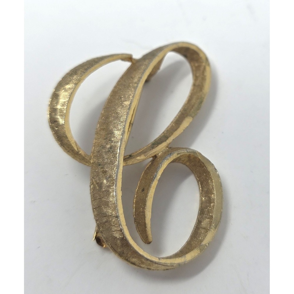 Mamselle C Initial Monogram Brooch Pin Womens Gold Tone Metal Retro Vintage